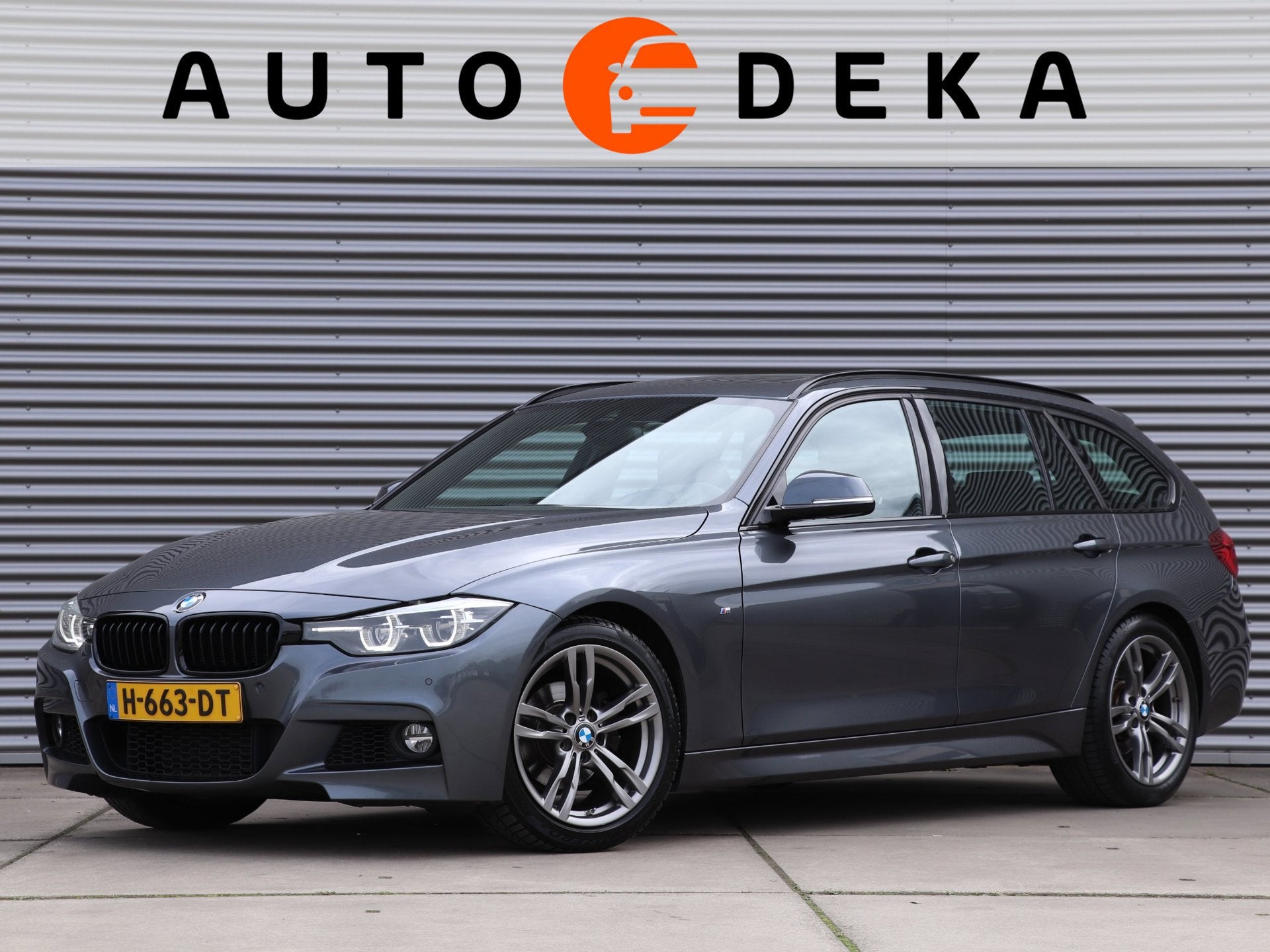 BMW 3-serie Touring 318i M-Sport Automaat *Leder*Panodak*Tre, Auto's, Automaat, Gebruikt, 1465 kg, 3 cilinders