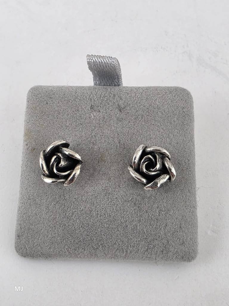 Zilveren roosjes oorknopjes                             Z136, Sieraden, Tassen en Uiterlijk, Oorbellen, Gebruikt, ., Ophalen of Verzenden