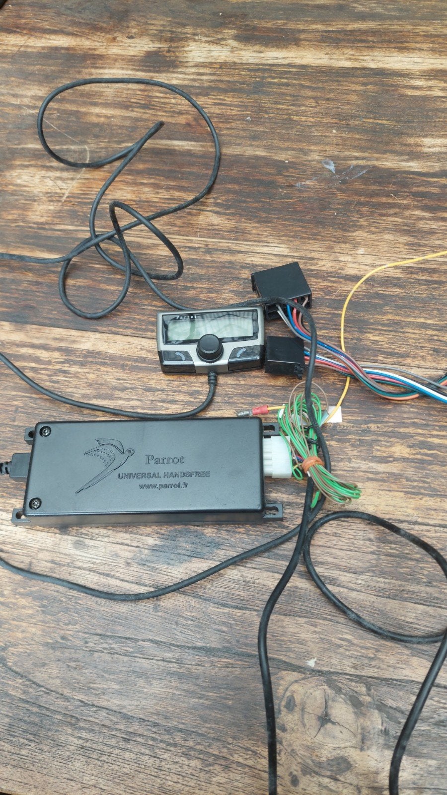 Parrot CK3100 Bluetooth Carkit - handsfree bellen -, Ophalen of Verzenden, Gebruikt, Inbouw, Universeel