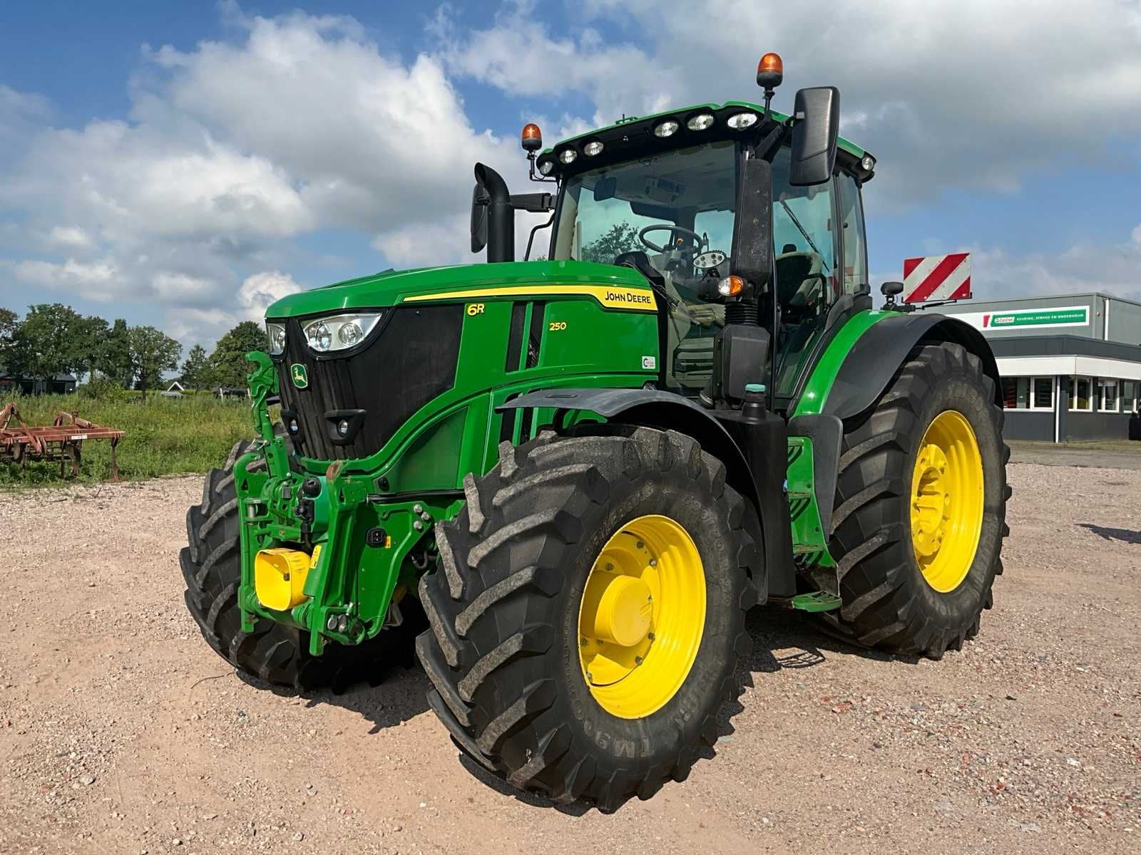 2022 John Deere 6R 250 Vierwielaangedreven landbouwtractor, Gebruikt, John Deere