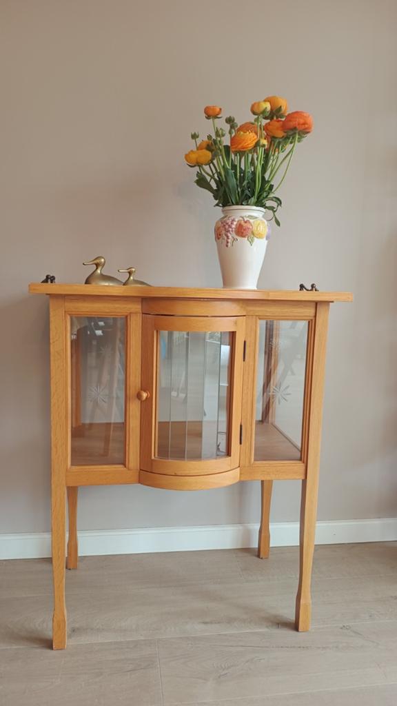 Mooi vintage theekastje met geslepen sterren, Ophalen, Glas, 50 tot 100 cm, Zo goed als nieuw