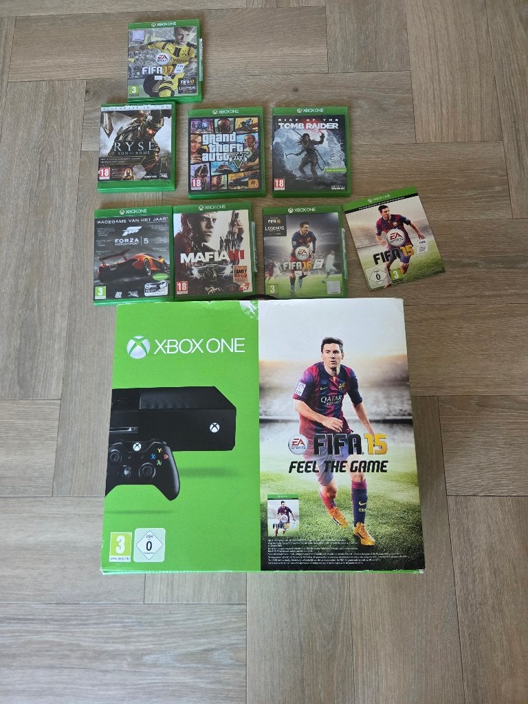 X Box One met 7 spellen en twee Joysticks, Xbox One, Met 2 controllers, Ophalen of Verzenden, 500 GB
