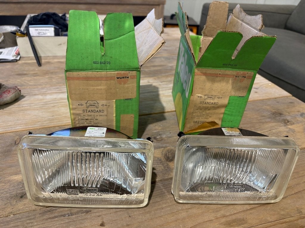 lamp Mazda929,Nissan Laurel,Mitsubishi,AstonMartinLagonda, Ophalen of Verzenden, Nieuw, Toyota