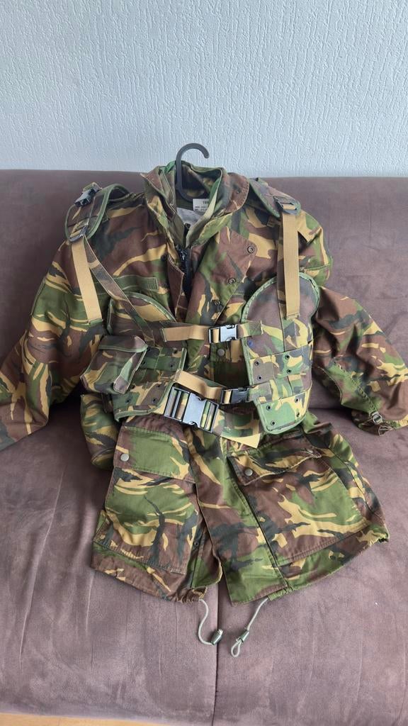 Nederlandse Landmachtuitrusting jaren 90 met bokketuigje, Verzamelen, Militaria | Algemeen, Ophalen of Verzenden, Landmacht, Nederland