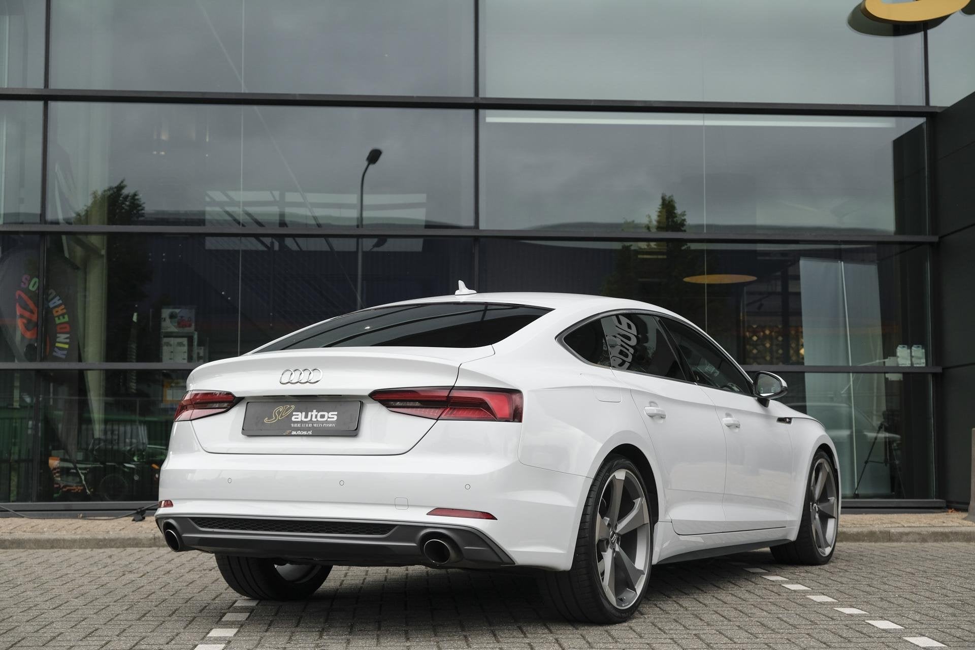 Audi A5 Sportback 2.0 TFSI 190pk S-line Carplay 20" LMV Roto, Auto's, Gebruikt, 1984 cc, Wit, Bedrijf