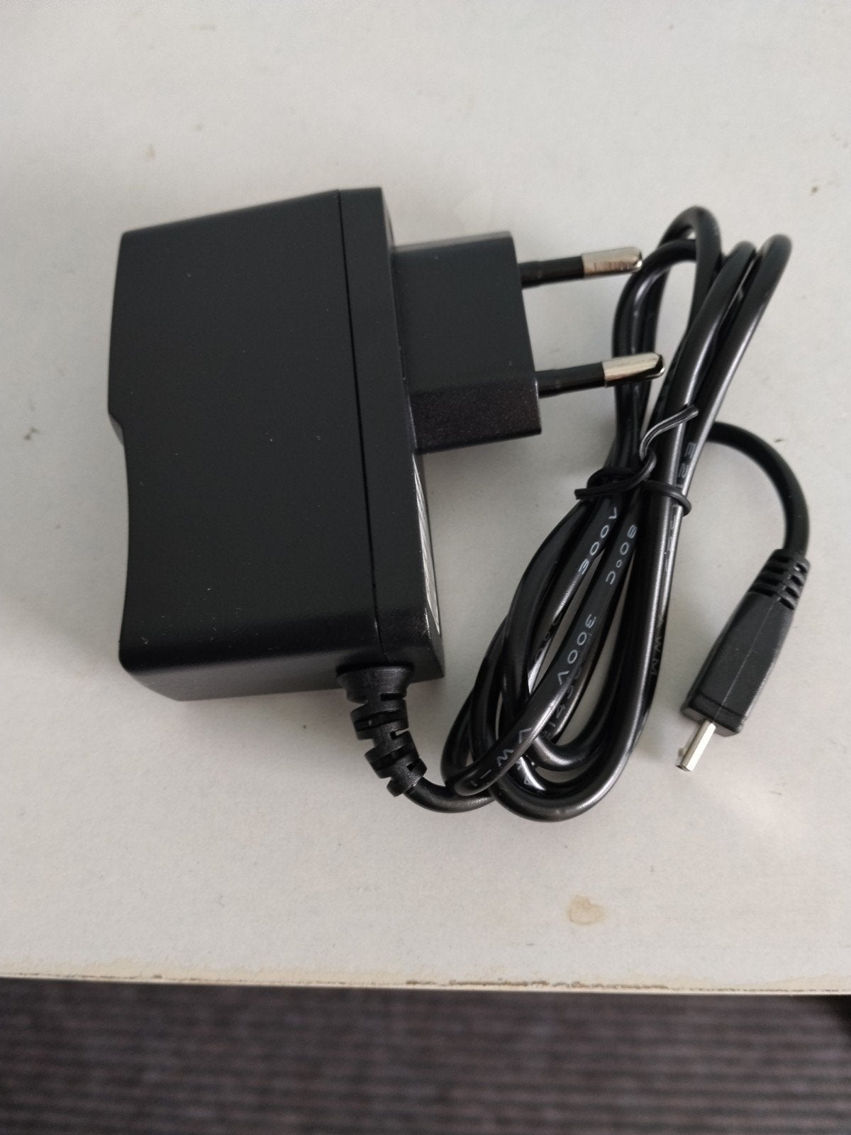 Universele Power Adapter G-010 - 5V 2000mA, Ophalen of Verzenden