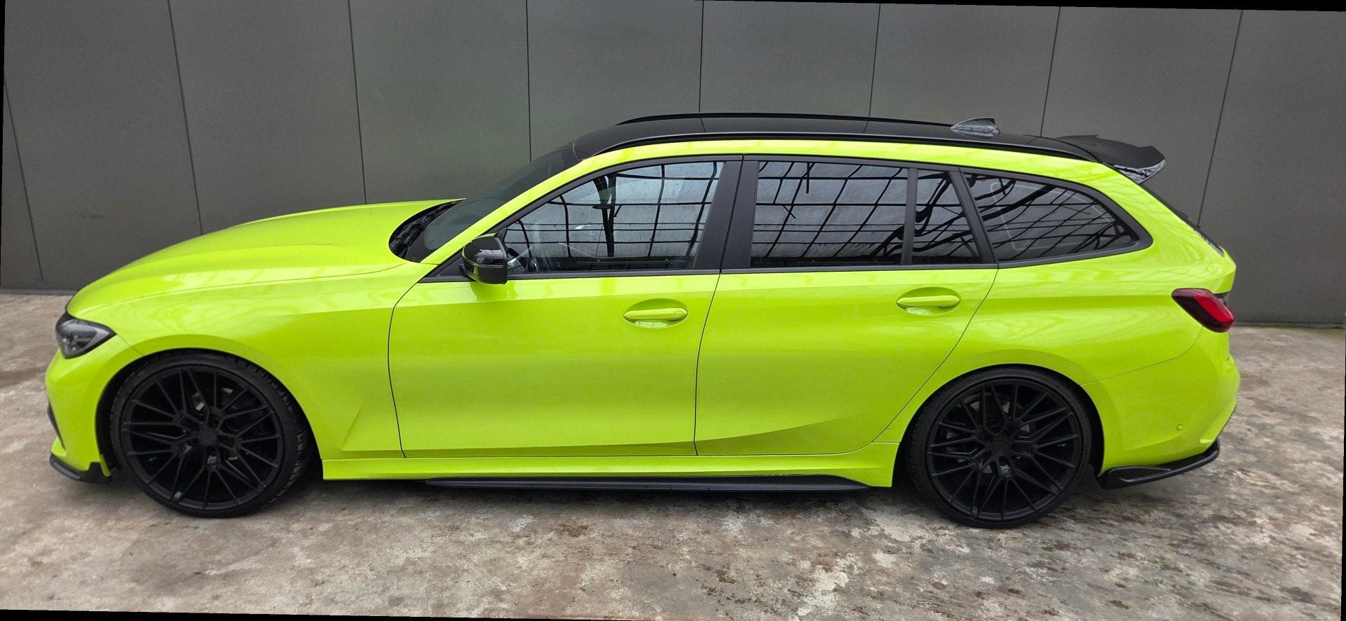 BMW 3 Serie Touring 318i M-Performance * EYE CATCHER * 230 P, Automaat, 1998 cc, Achterwielaandrijving, Gebruikt