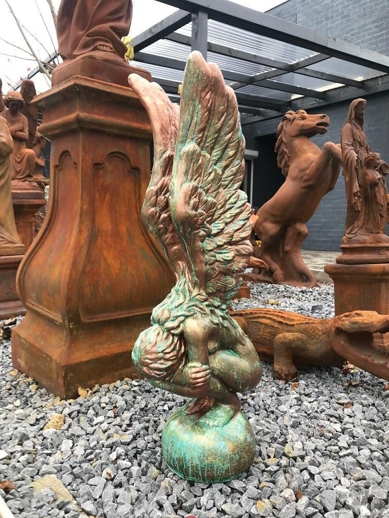 Knielende engel in een prachtige koper-brons-look, Tuin en Terras, Tuinbeelden, Steen, Engelenbeeld, ., Nieuw