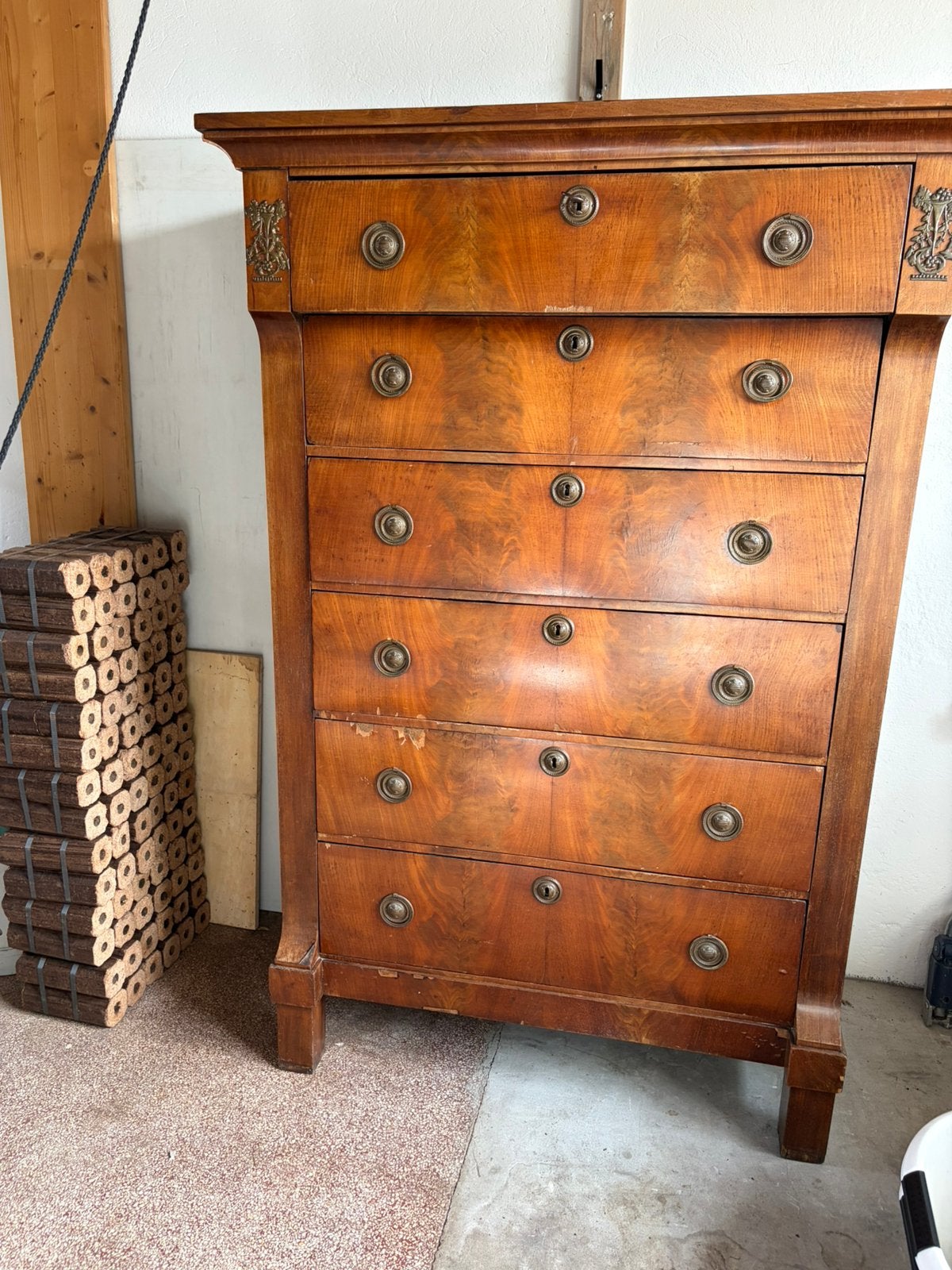 Ladenkast antiek, Ophalen