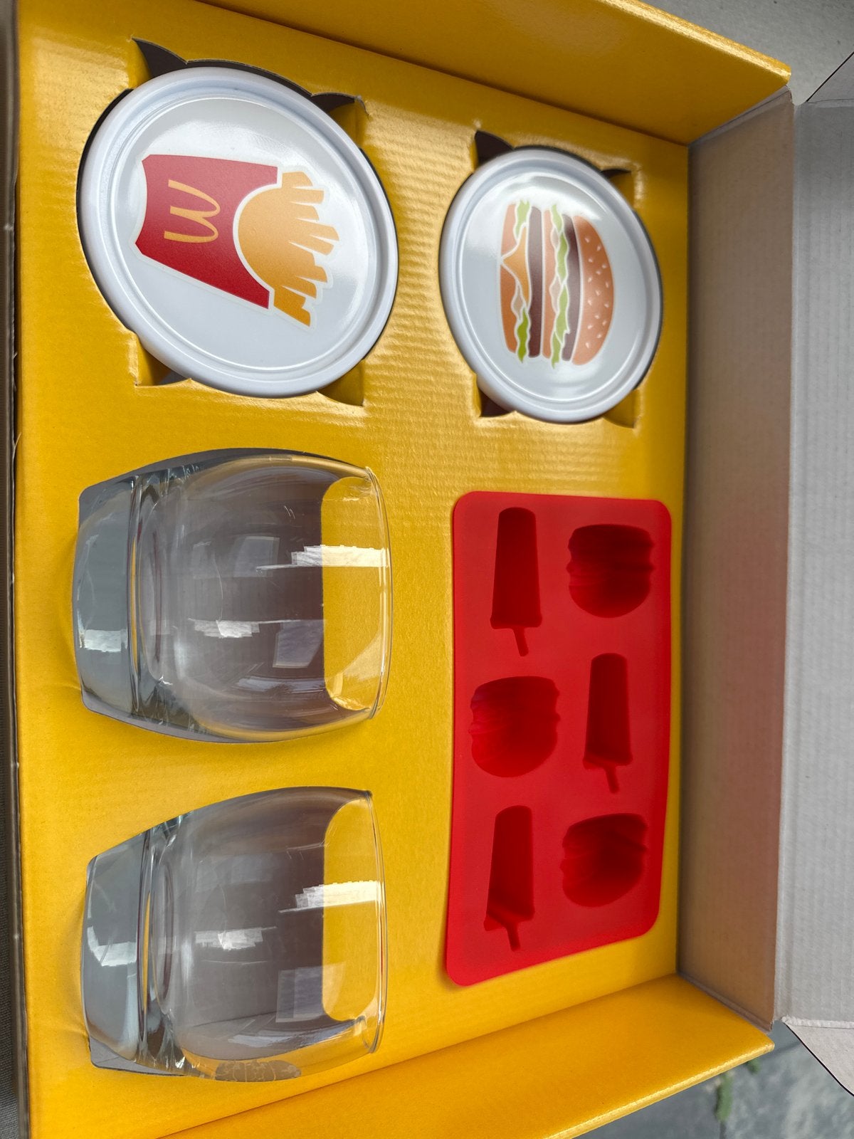 Unieke McDonald's glazen en ijsklontjes houder, Meerkleurig, Overige stijlen, Nieuw, Ophalen of Verzenden