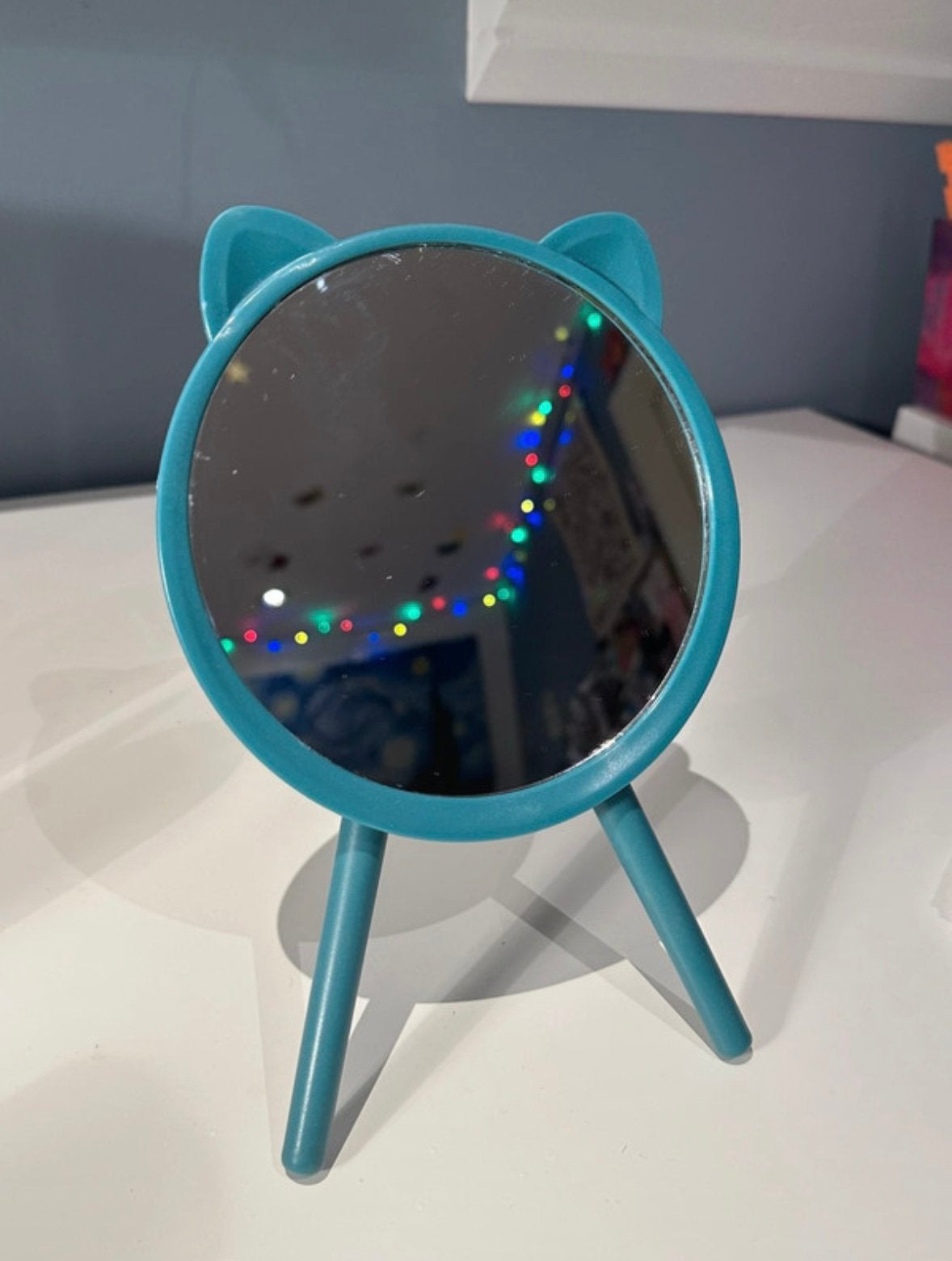 Leuke spiegel met kattenoortjes – Blauw/Turquoise, Huis en Inrichting, Minder dan 50 cm, Verzenden, Rond, Zo goed als nieuw