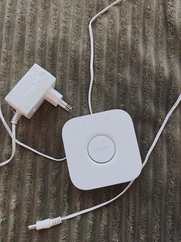 Philips Hue Bridge V2.1 met adapter, Ophalen of Verzenden, Zo goed als nieuw, Modern, Smart Home