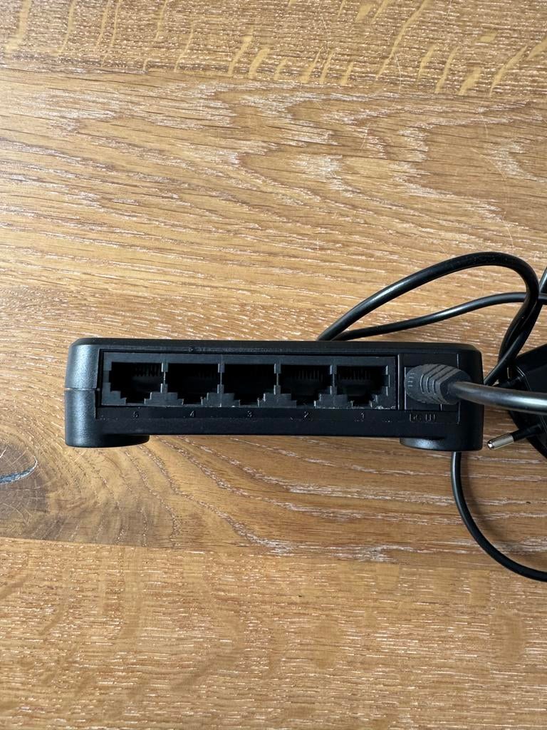 5 Port 10/100Mbps Ethernet Switch, Ophalen of Verzenden, Gebruikt