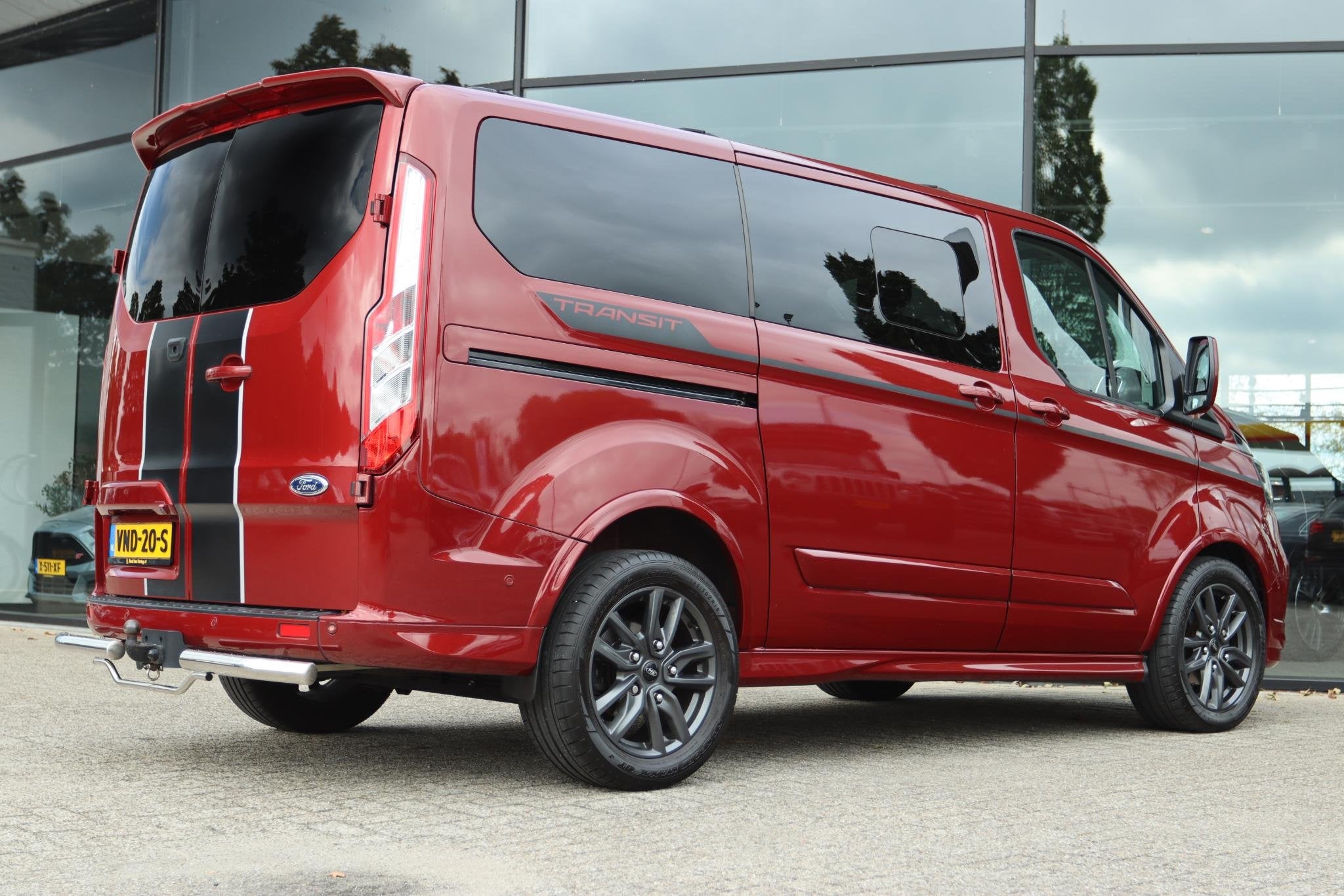 FORD TRANSIT CUSTOM 320 2.0 TDCI L1H1 185PK SPORT DC DUBBEL, Auto's, Euro 6, 4 cilinders, 1850 kg, Leder en Stof