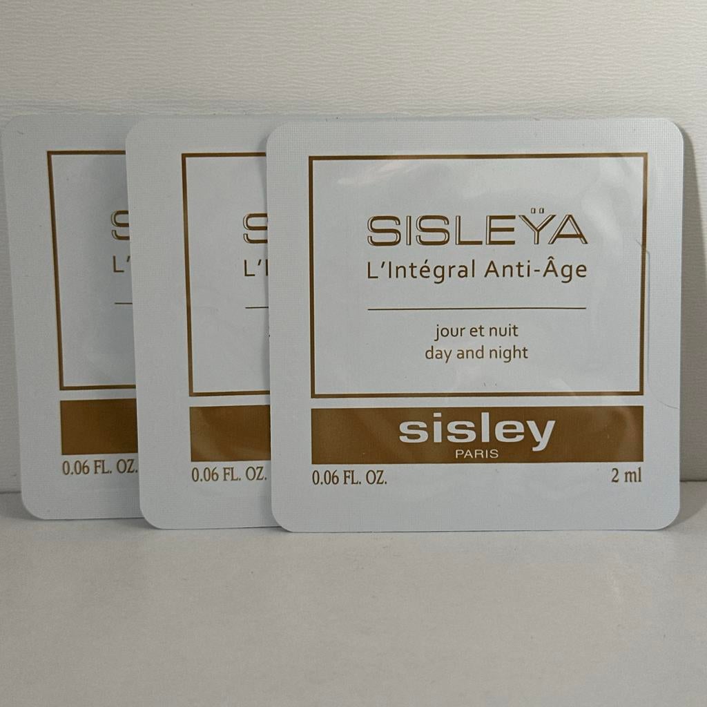 Sisley Sisleya L’Integral Anti-Age Day and Night 2 ml, Ophalen of Verzenden, Nieuw, Gehele gezicht, Verzorging