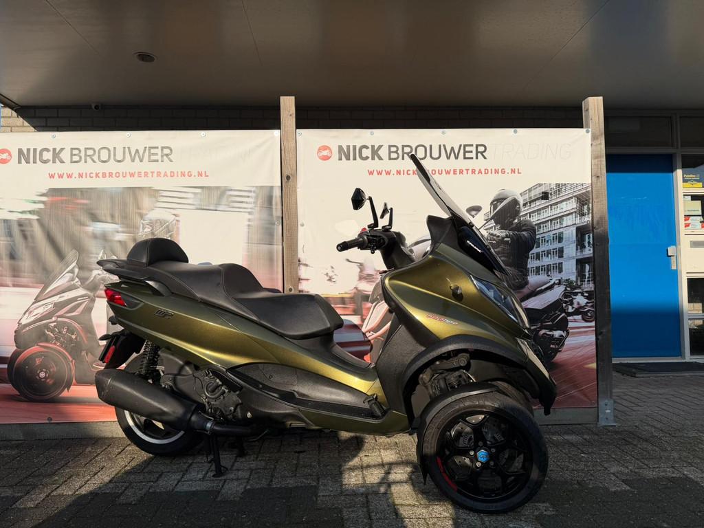 Piaggio MP3 500 HPE | 2018 | 29.927 km | Olive Gold | Handva, Motoren, Motoren | Piaggio, 493 cc, Bedrijf, Overig, 12 t/m 35 kW