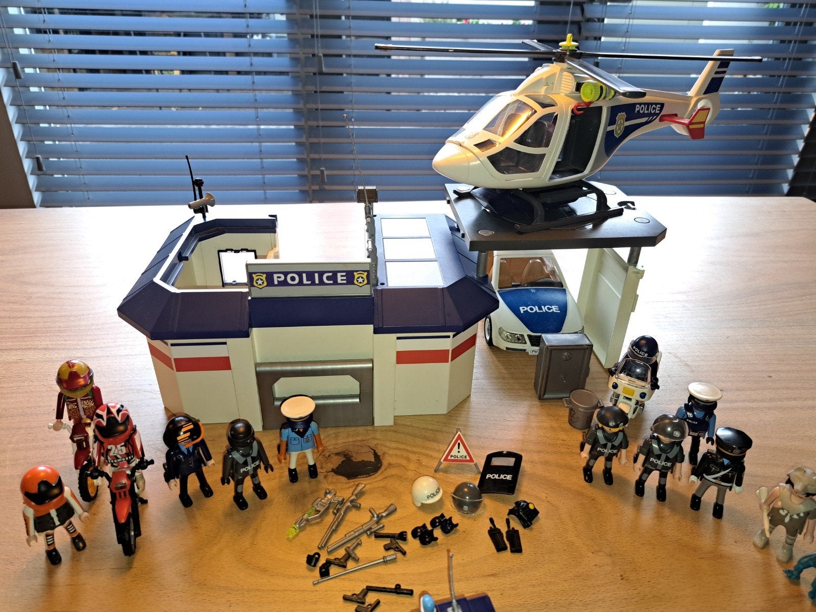 Playmobil Politiebureau Meeneemkoffer met extra's, Gebruikt, Gebouw, Complete set, Ophalen of Verzenden