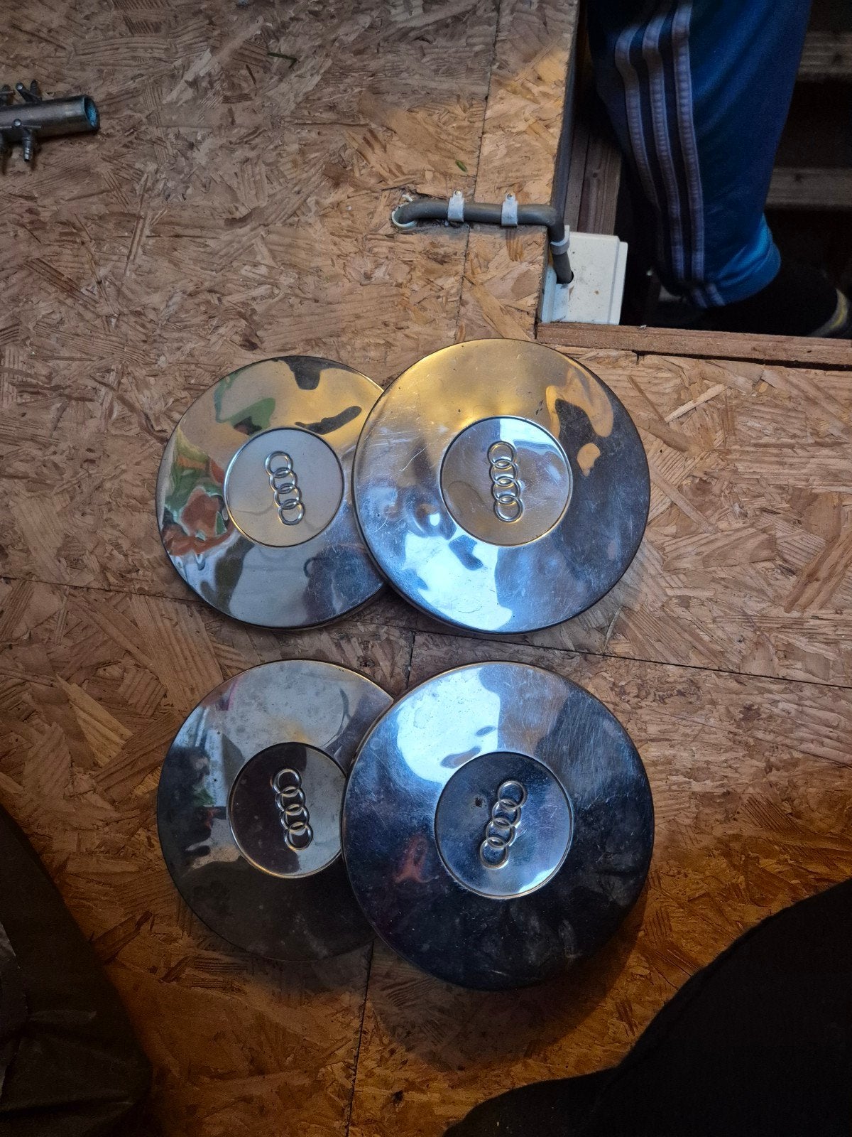 Set van 4 Audi wieldoppen, Auto diversen, Wieldoppen, Ophalen of Verzenden, Gebruikt