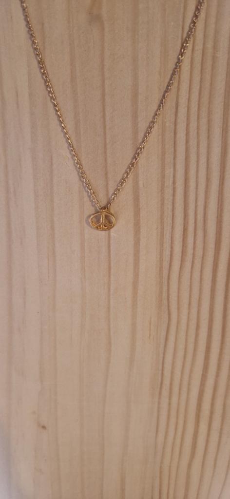 Gouden ketting met vredesteken hanger, Sieraden, Tassen en Uiterlijk, Kettingen, Ophalen of Verzenden