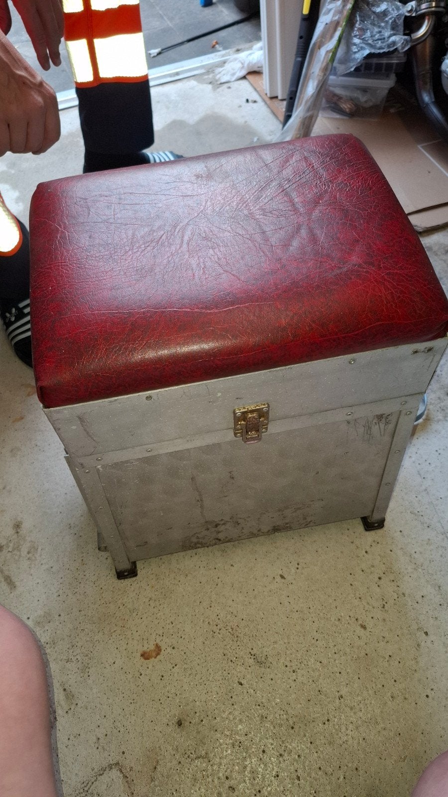 Vintage viskist met zitje en opbergvakken, Watersport en Boten, Ophalen of Verzenden, Gebruikt, Overige typen