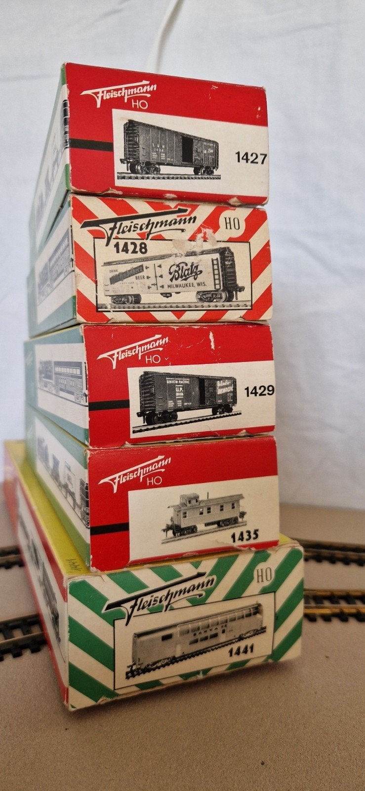 4 fleischmann Amerikaanse goederenwagons 1x Santa Fe., Hobby en Vrije tijd, Modeltreinen | H0, Ophalen of Verzenden