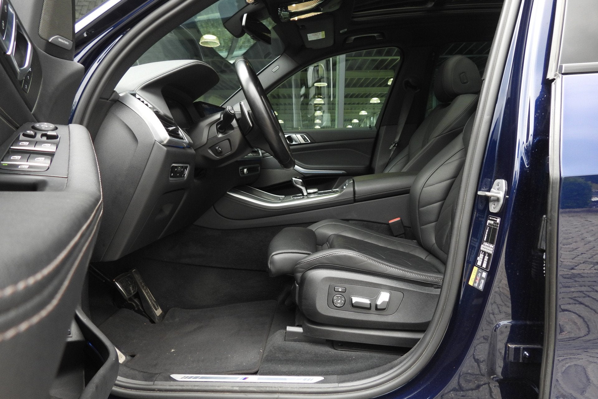 BMW X5 xDrive45e M Sport Automaat / Trekhaak / Panoramadak /, Auto's, BMW, Gebruikt, 394 pk, Met garantie (alle), Blauw