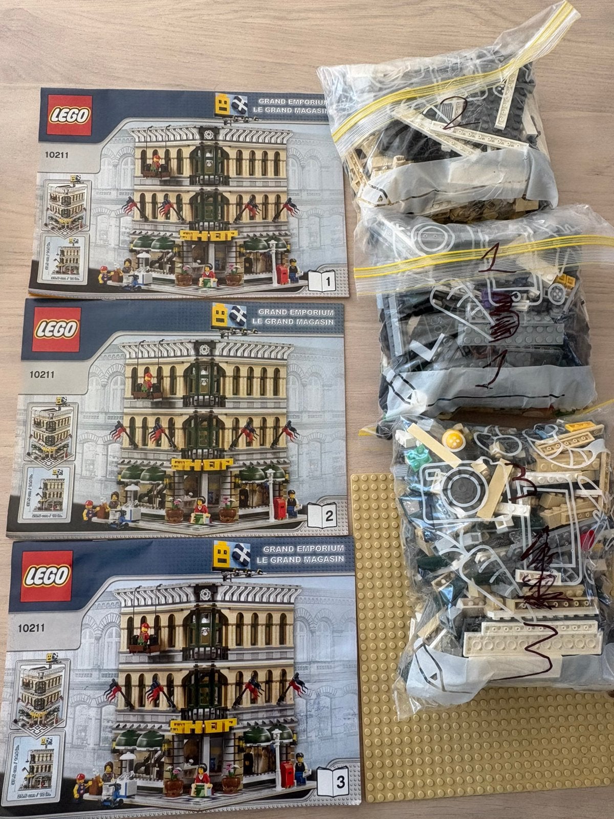LEGO Modular 10211 Grand Emporium Zo Goed Als Nieuw, Ophalen of Verzenden, Zo goed als nieuw