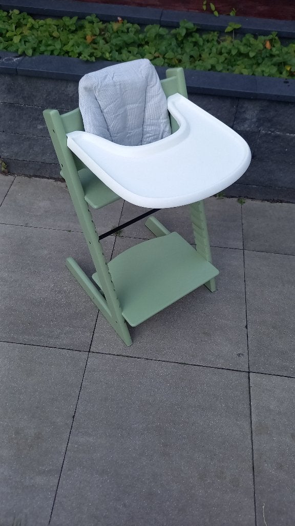 Stokke Tripp Trapp kinderstoel, met tafelblad en babyset, Ophalen, Gebruikt, Meegroeistoel, Afneembaar eetblad