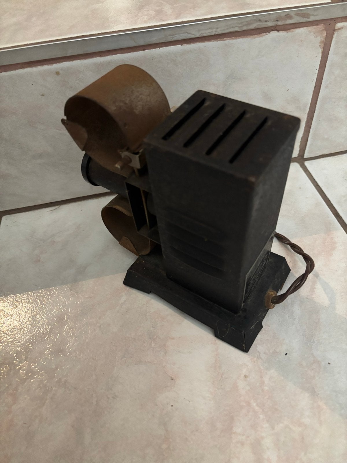 Vintage LEMEZÁRUGYÁR filmprojector - Decoratief object, Ophalen of Verzenden, Niet werkend, Met scherm