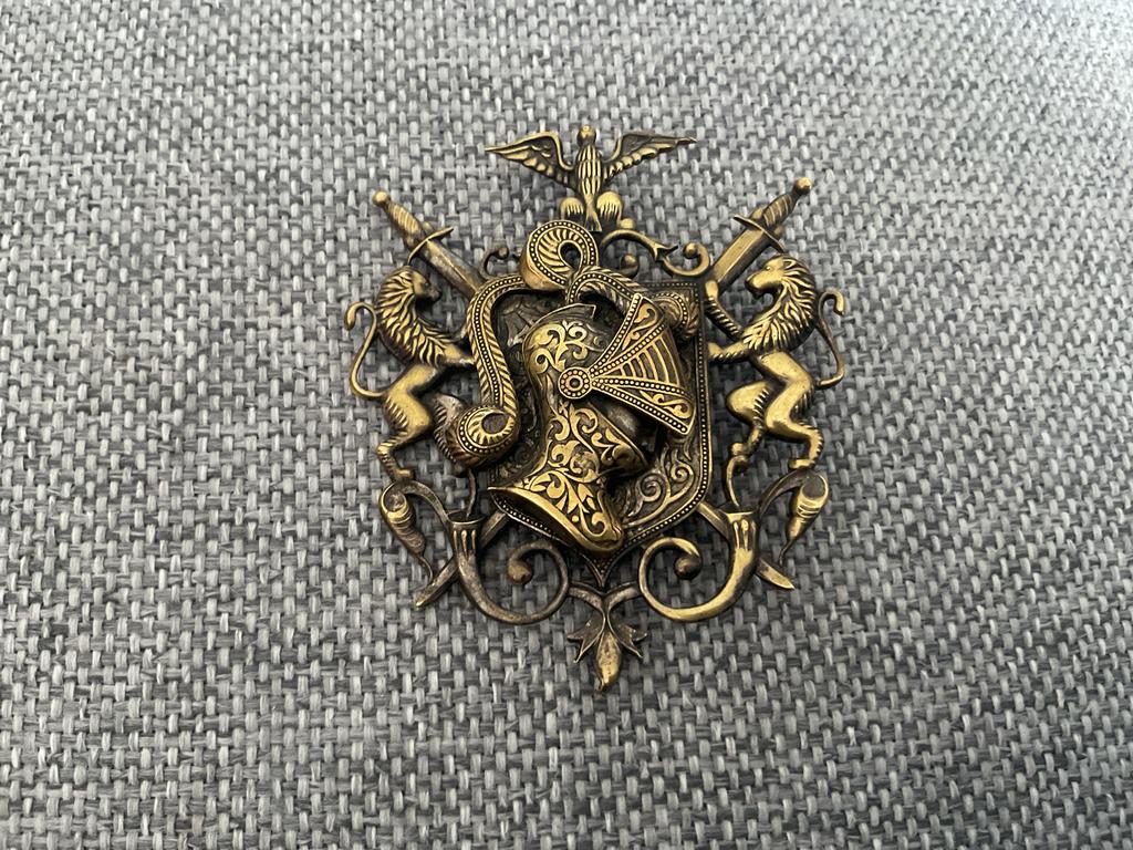 Vintage Broche/Speld:Heraldisch Schild met Leeuwen en Zwaard, Ophalen of Verzenden