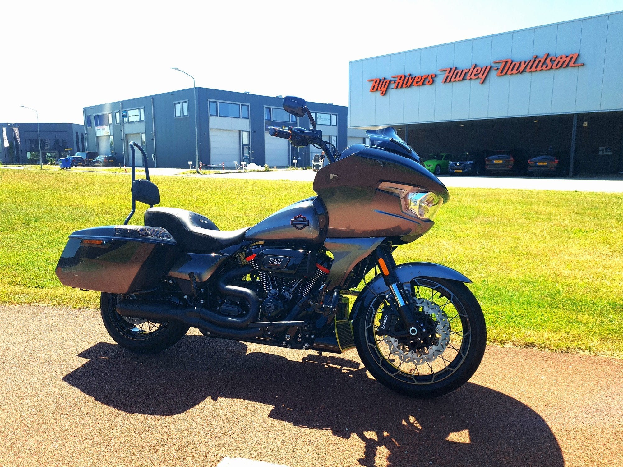 Harley-Davidson FLTRXSE (bj 2025), Bedrijf, Cruise Control, Overig, Laan van Vredenoord 33
2289 DA  Rijswijk ZH, NL