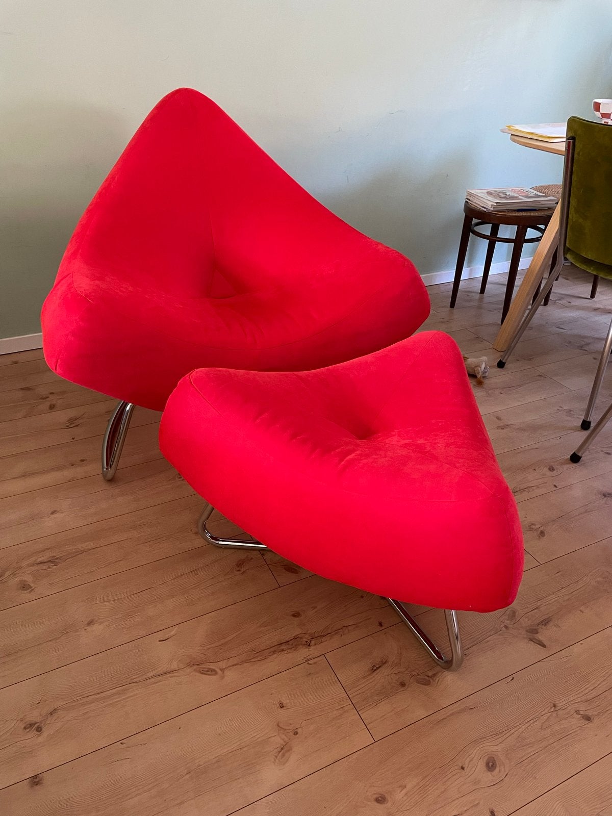 Rode "Chili" fauteuil met voetenbank - Paul Falkenberg voor, Ophalen, Gebruikt, Metaal, 75 tot 100 cm