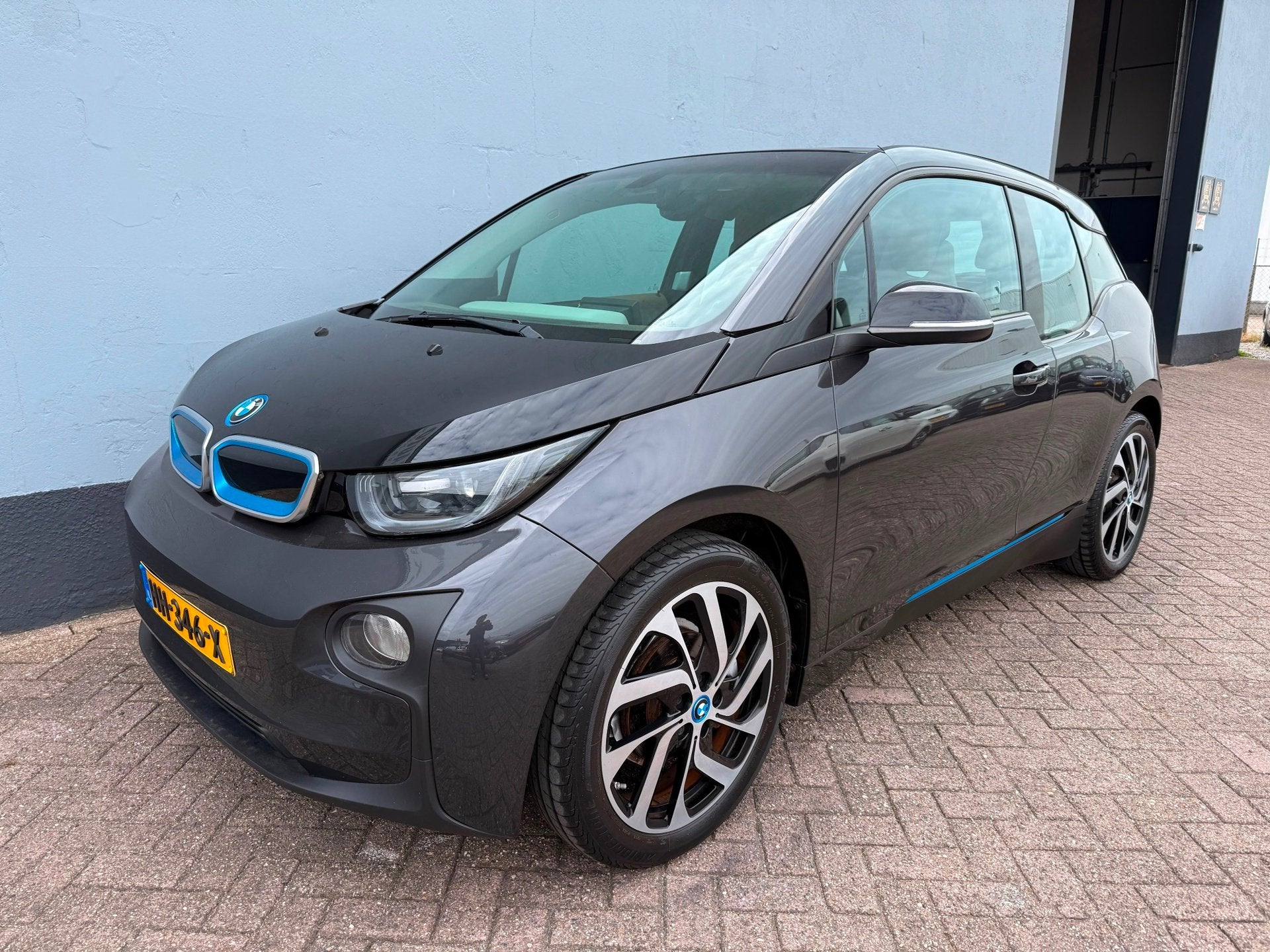 BMW I3 Basis Comfort Advance 22 kWh - Panorama Dak, Auto's, Automaat, Achterwielaandrijving, Gebruikt, Huisgarantie