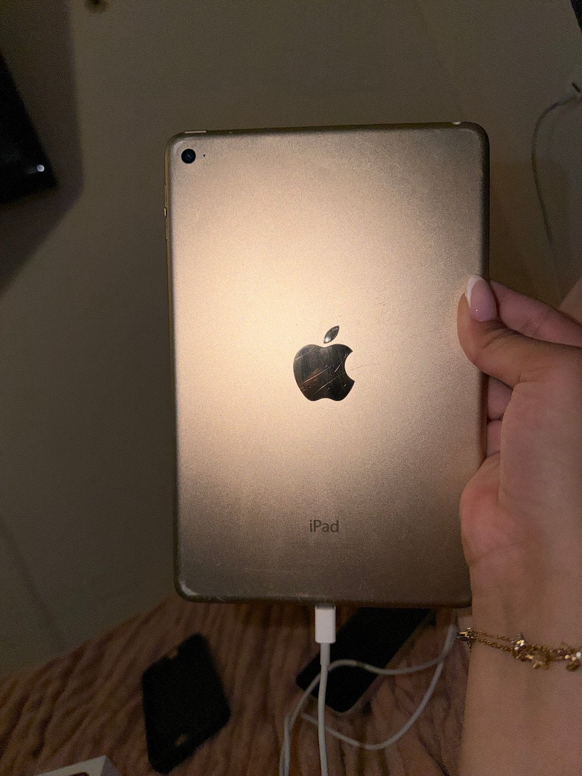 Apple iPad Mini 4 16GB Wi-Fi Goud - Gebruikt, Computers en Software, Apple iPads, Gebruikt, 8 inch, Ophalen of Verzenden, 16 GB