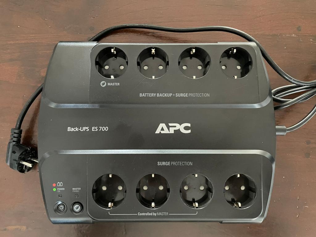 Back-ups ES 700 APC noodvoeding, Ophalen, Gebruikt