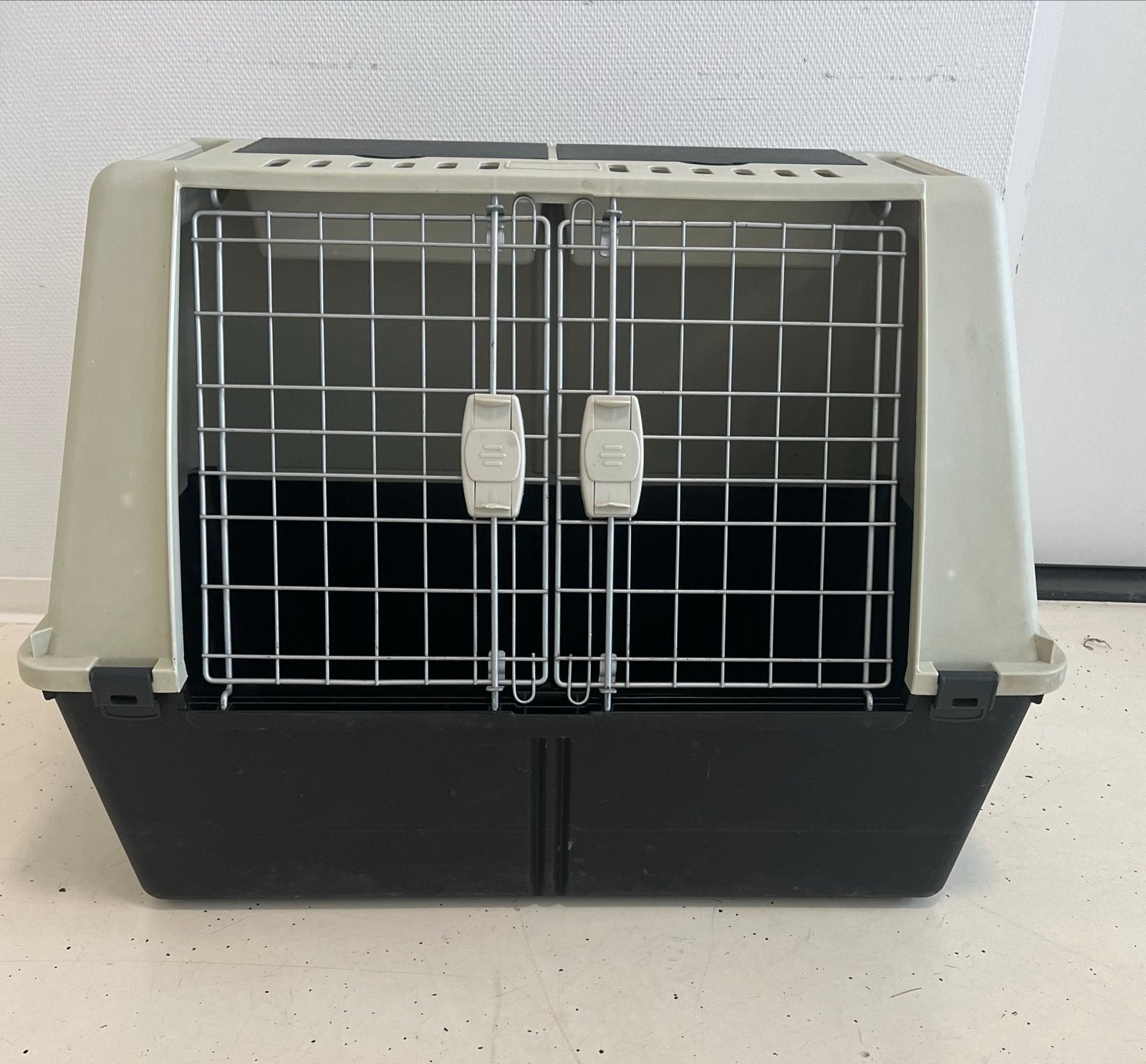Ferplast hond box auto vervoer, Ophalen, Gebruikt
