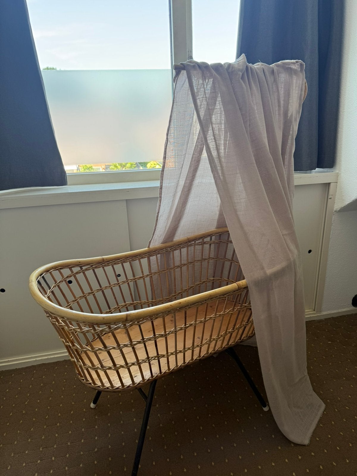 Rotan baby wieg, Kinderen en Baby's, Babywiegjes en Ledikanten, Ophalen, Zo goed als nieuw, Wieg