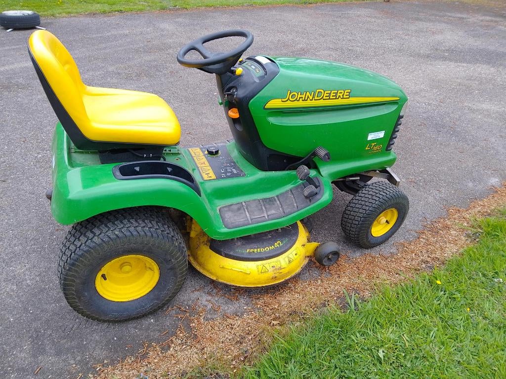 zitmaaier John deere LT160 automatic 106 cm dek, Gebruikt, Ophalen, John Deere, Mulchfunctie