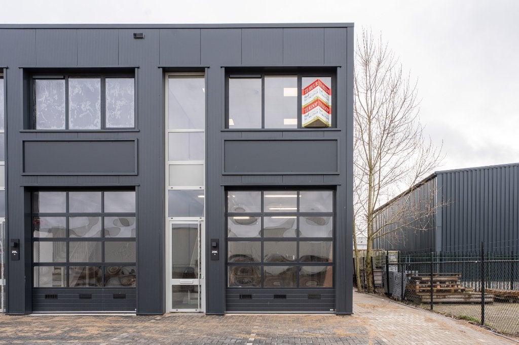Bedrijfsunit 112m² te huur/koop – Raamsdonksveer, Zakelijke goederen, Bedrijfsruimte