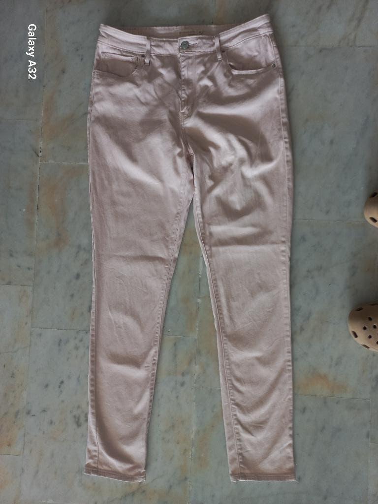 Levi's roze High Rise taille skinny broek jeansmaat 32, Maat 38/40 (M), Ophalen of Verzenden, Zo goed als nieuw, Roze