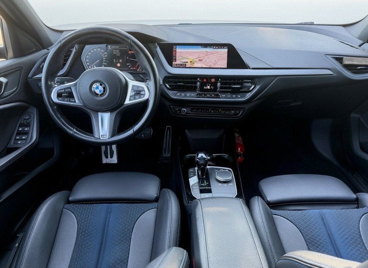 BMW 1-serie 118i AUTOMAAT M-sport, Auto's, 136 pk, Gebruikt, Bedrijf, 3 cilinders