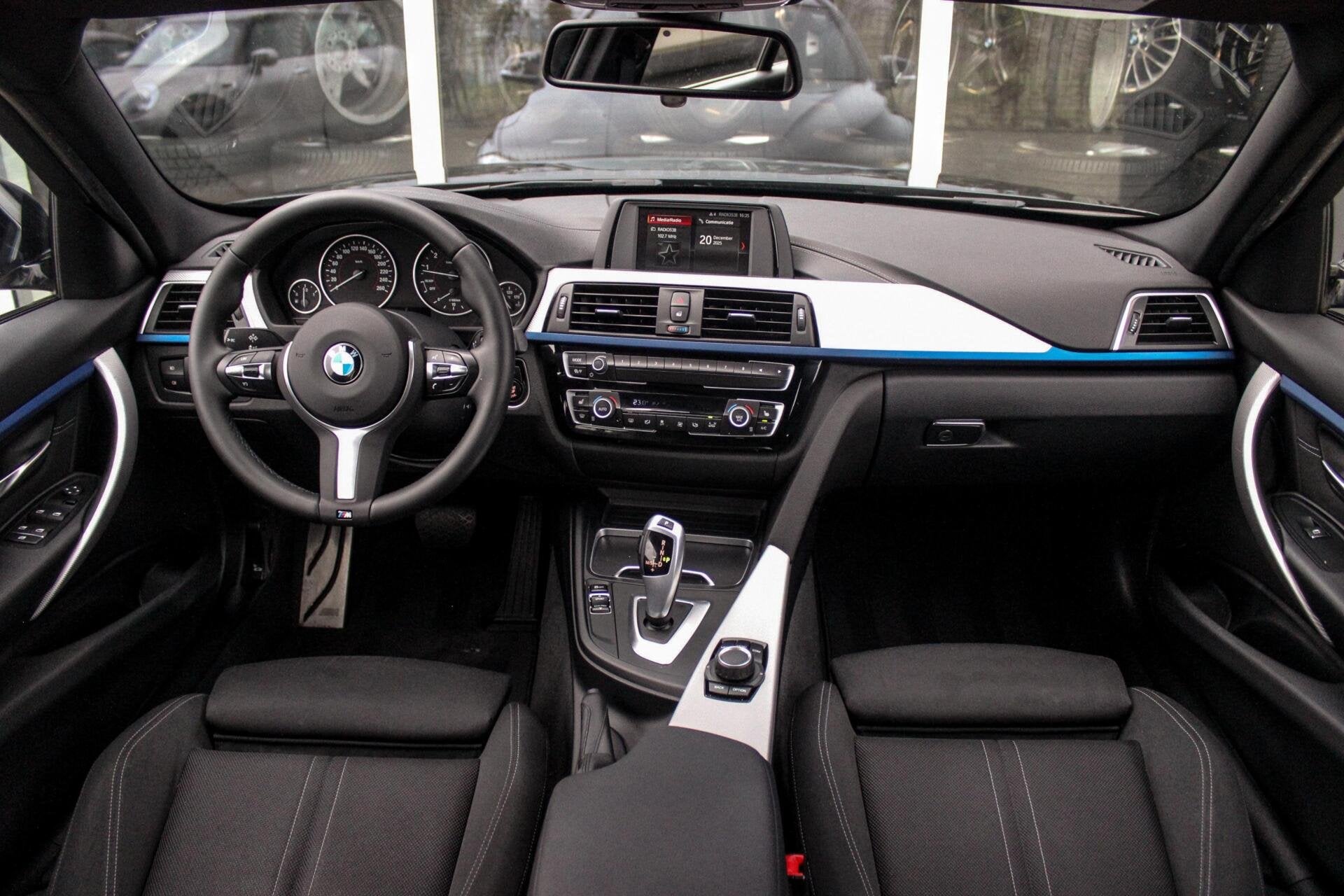 BMW 3-serie Touring 320i F31 M Sport Edition | M-pakket | 2e, Automaat, 1998 cc, 4 cilinders, Zwart