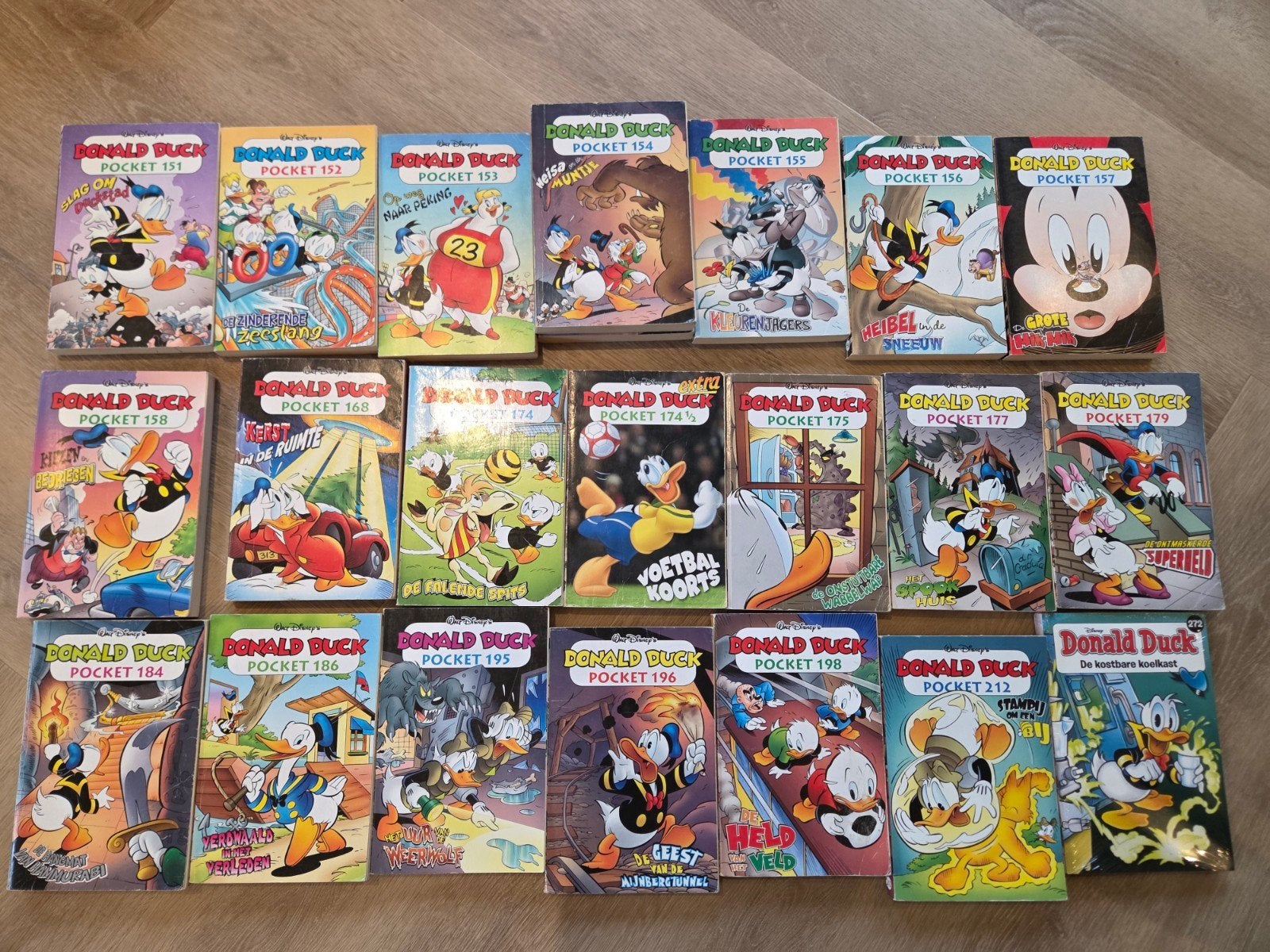 Donald duck pockets - verschillende series, Boeken, Meerdere stripboeken, Ophalen of Verzenden, Gelezen
