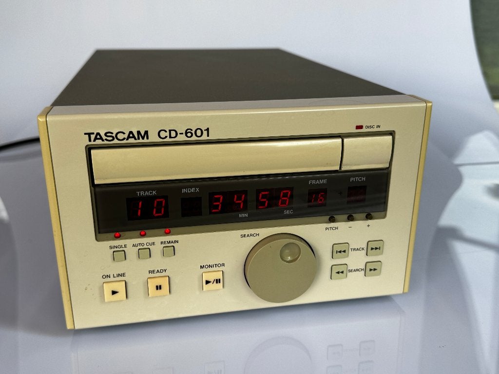 TASCAM CD-601 + WIRED REMOTE  PLEASE READ!!!, Ophalen of Verzenden, Gebruikt, Overige merken