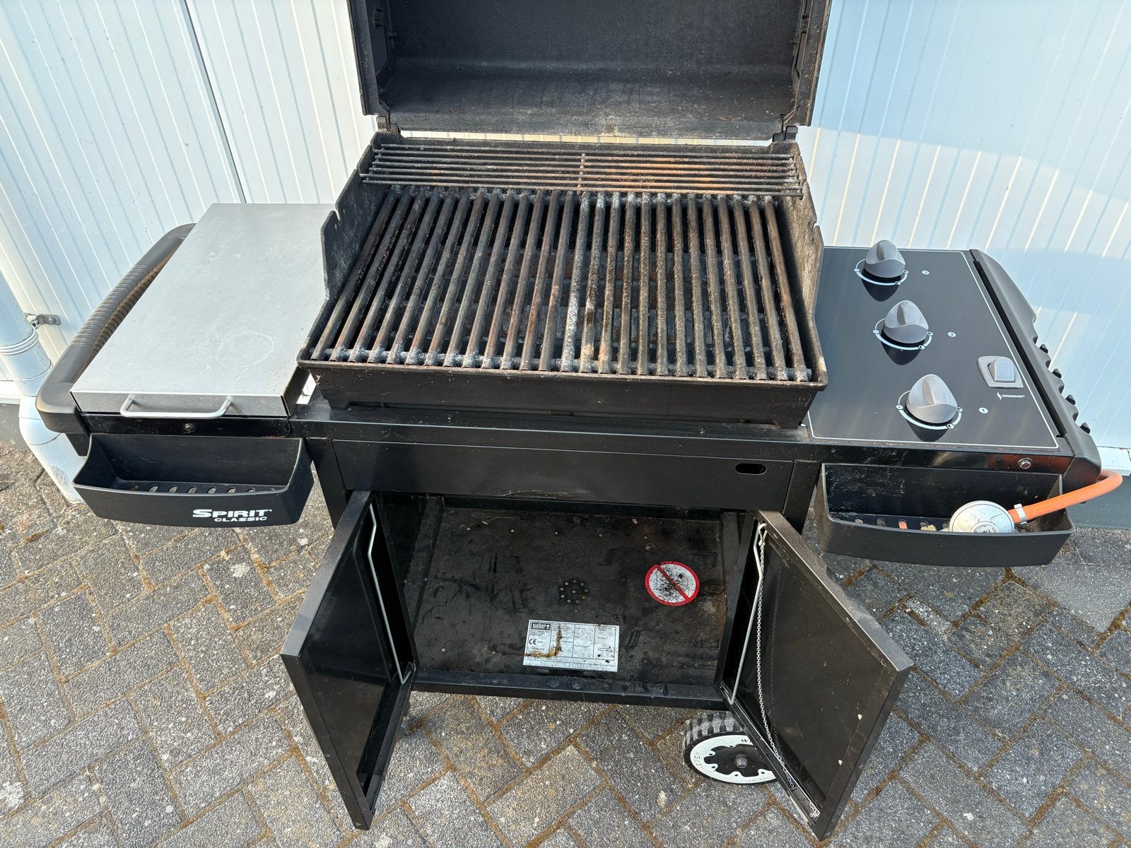 Foto 8 van Weber Spirit Classic Gasbarbecue - Zwart