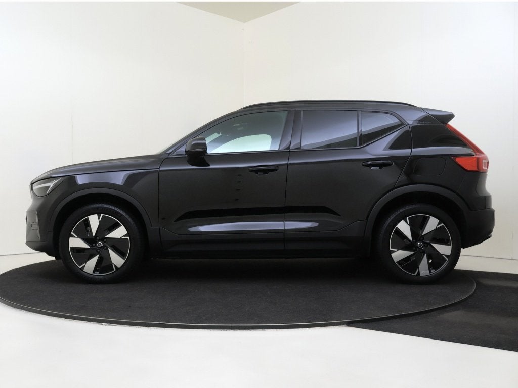 Volvo XC40 Extended Dark 82 kWh | Stoel-Stuurverwarming |, Auto's, Gebruikt, 82 kWh, Zwart, Origineel Nederlands