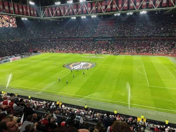 1x stoel - Ajax Seizoenskaart voor 26/27 - vak 419, Drie personen of meer, Maart