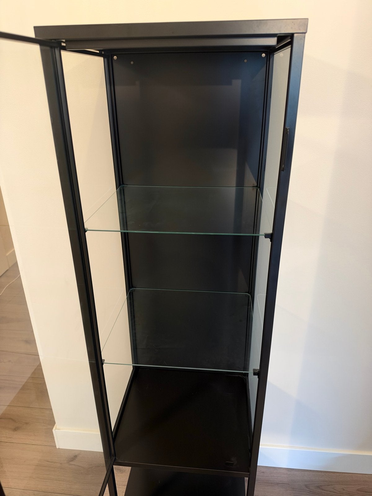 Foto 5 van Ikea RUDSTA Vitrinekast - Zo goed als nieuw