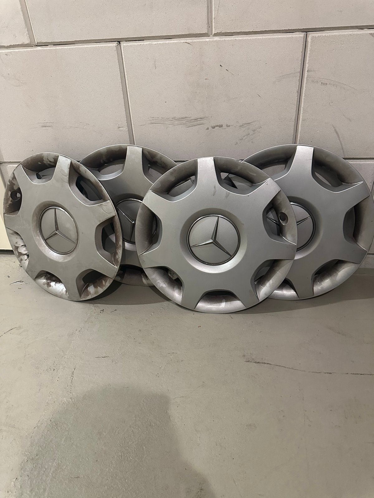 Set van 4 Mercedes-Benz wieldoppen, Ophalen, Gebruikt