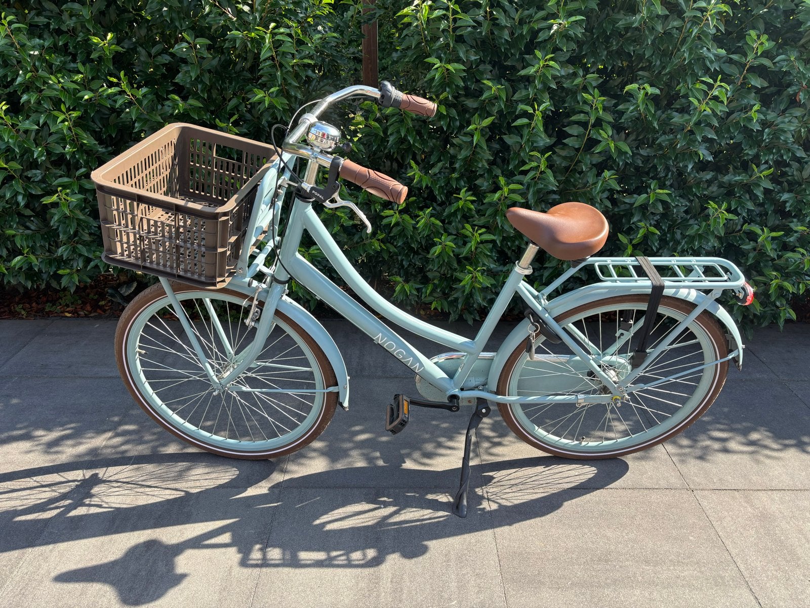 Nogan (Popal) 26 inch meisjesfiets met krat, Terugtraprem, Versnellingen, Zo goed als nieuw, Ophalen